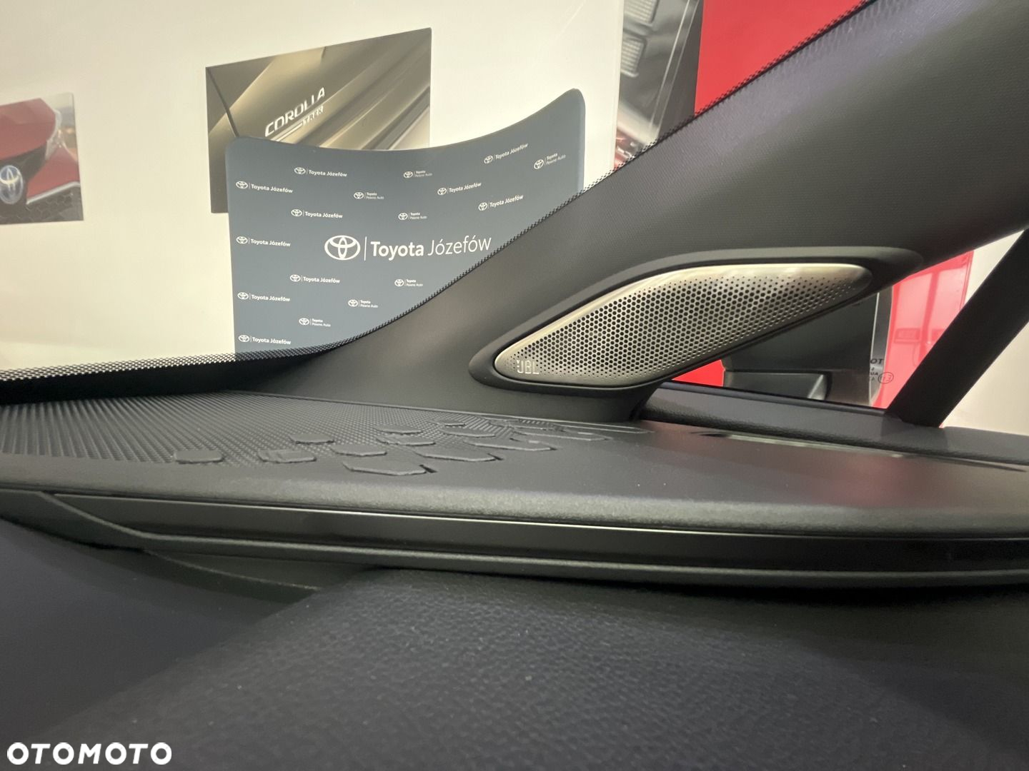 Toyota C-HR - 11
