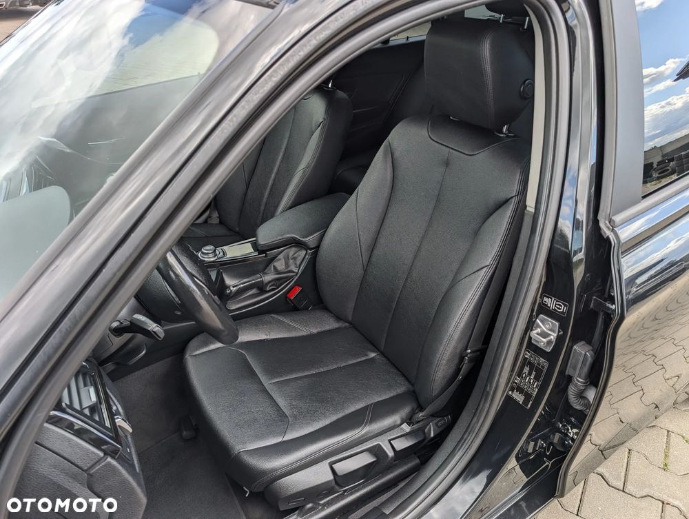 BMW Seria 3 318d Edition Luxury Line Purity - 33