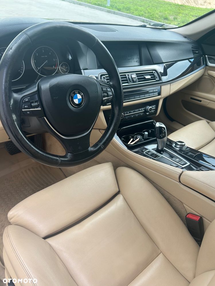 BMW Seria 5 520d xDrive - 7