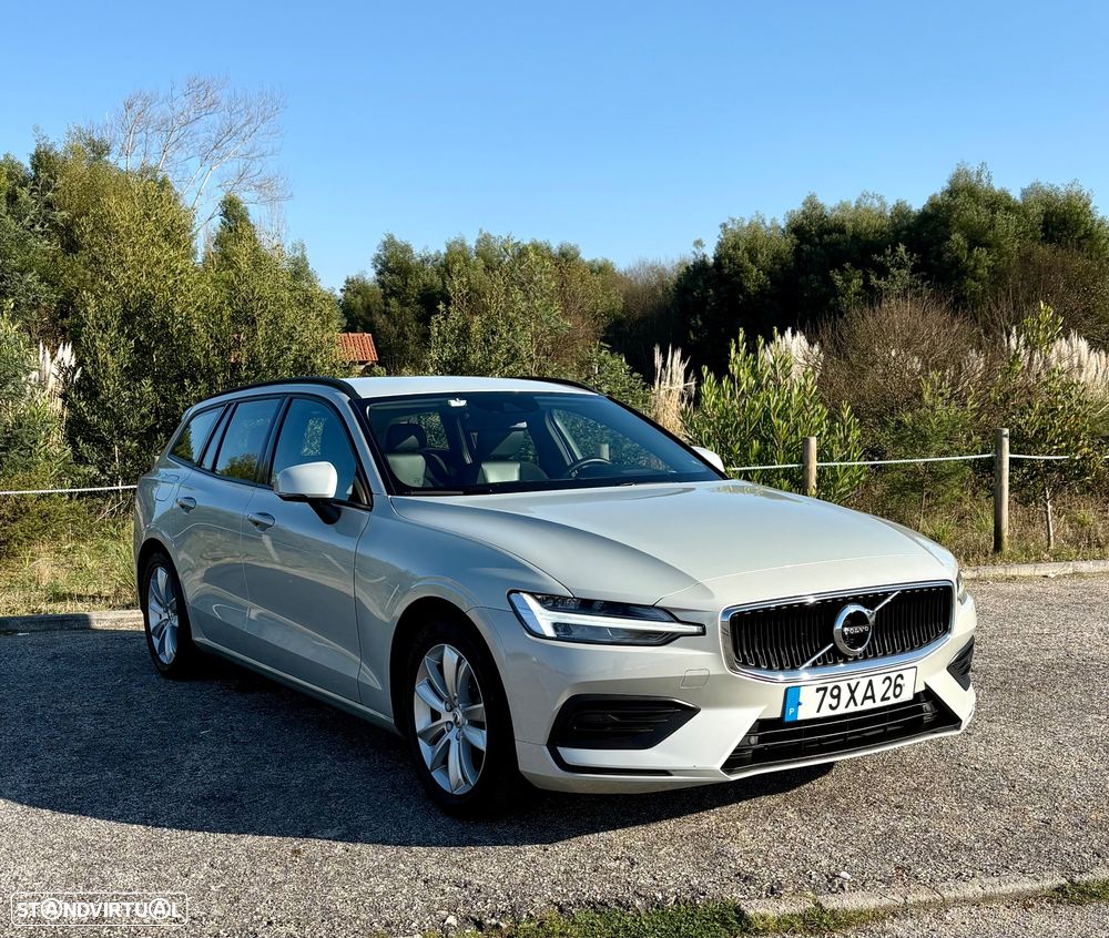 Volvo V60 2.0 D3 Momentum - 1