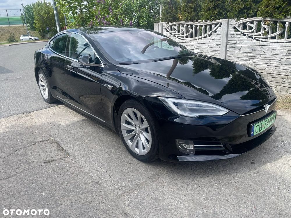 Tesla Model S - 1
