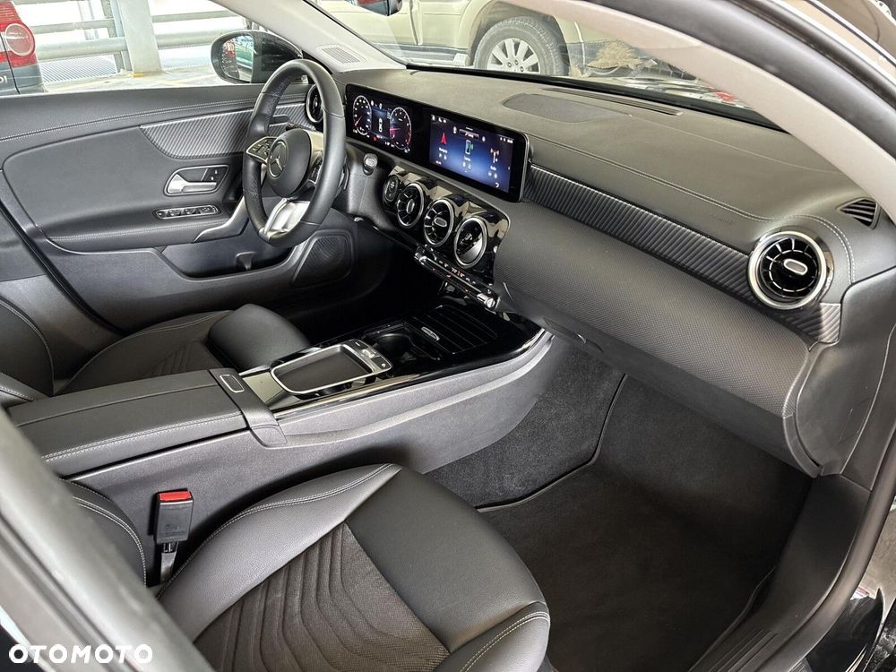 Mercedes-Benz CLA - 16