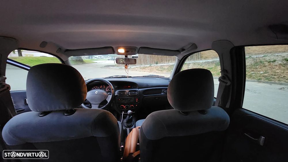 Renault Mégane 1.4 16V Authentic - 12
