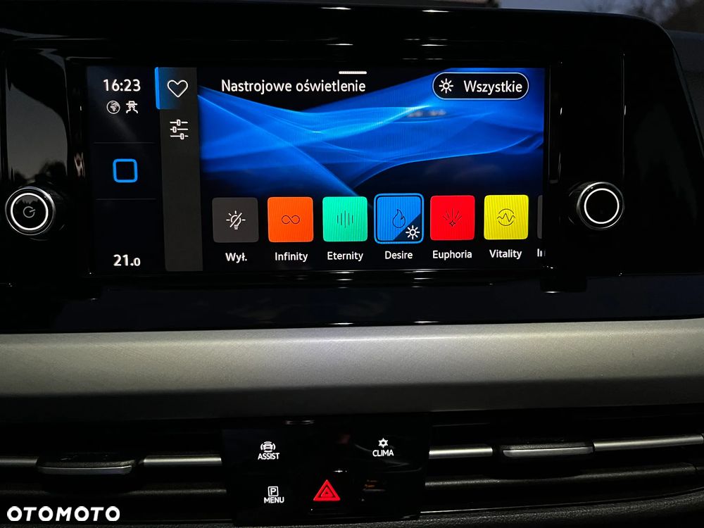 Volkswagen Golf Variant 2.0 TDI SCR DSG Life - 22