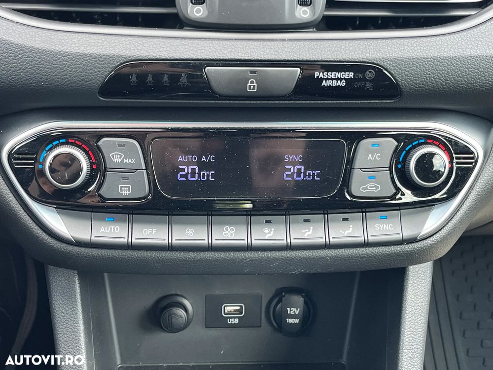 Hyundai i30 - 23