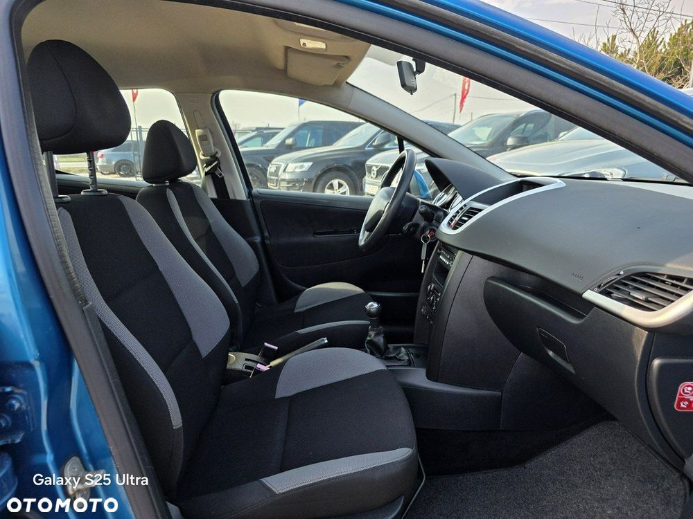 Peugeot 207 1.4 - 32
