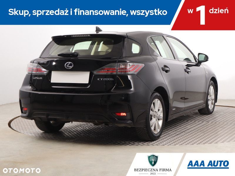 Lexus CT - 7