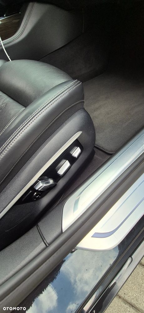 BMW Seria 7 730d xDrive - 37