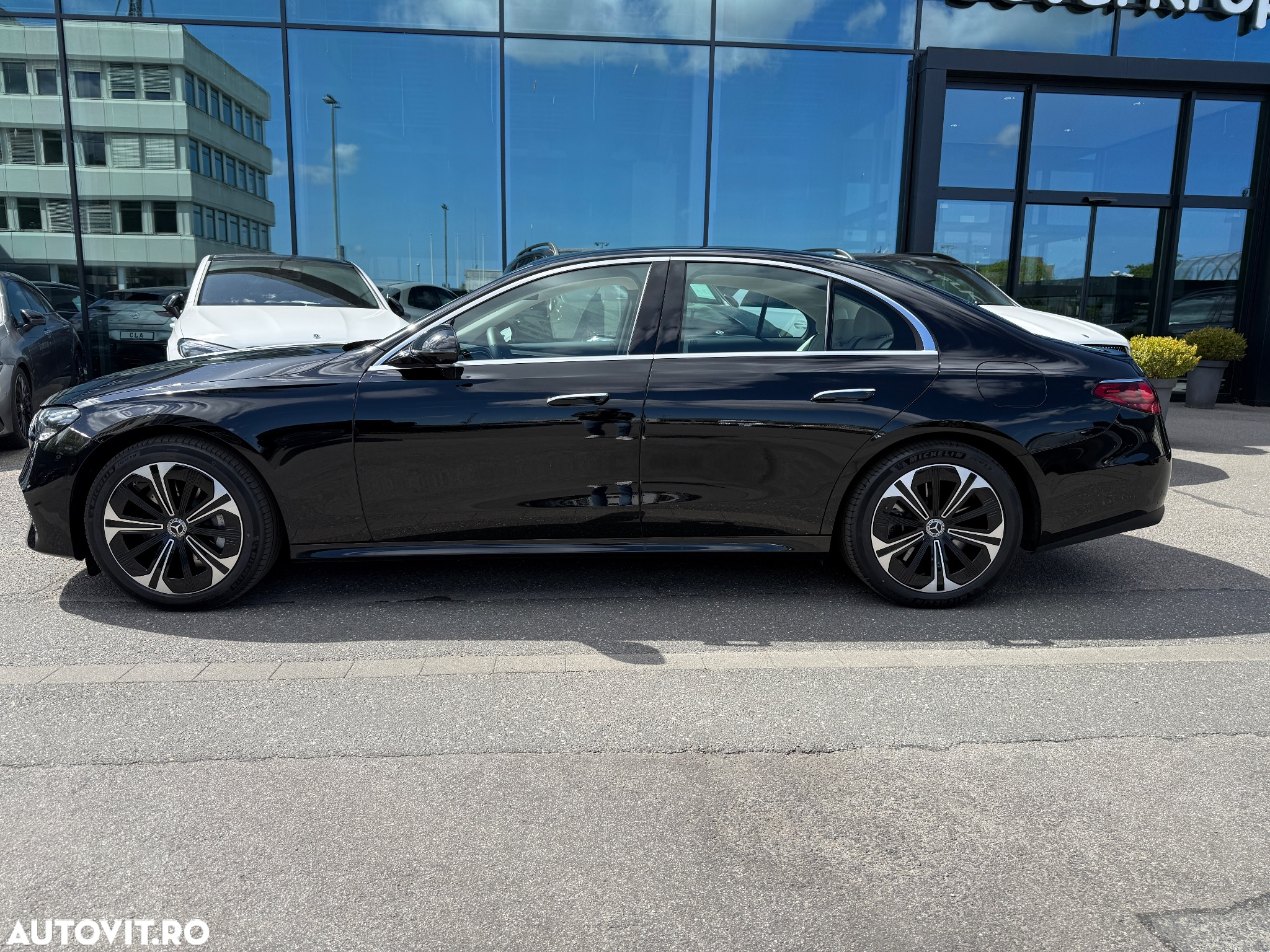 Mercedes-Benz E 300e 4Matic 9G-TRONIC - 4
