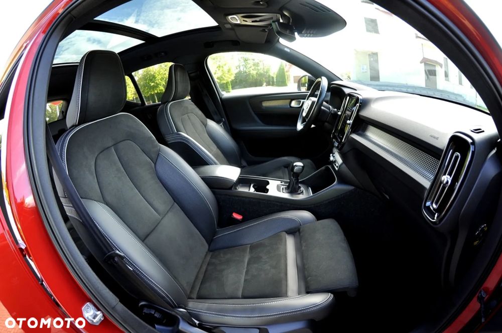 Volvo XC 40 T3 R-Design - 23
