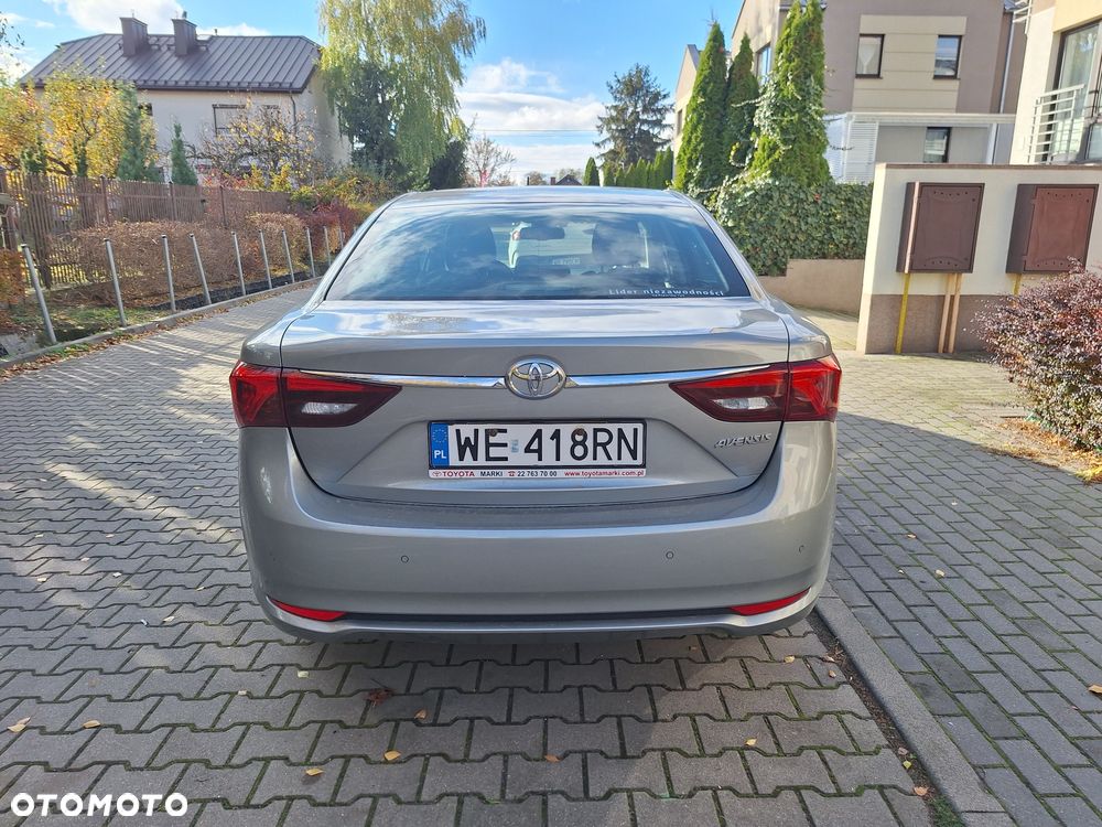Toyota Avensis 1.8 Premium - 4