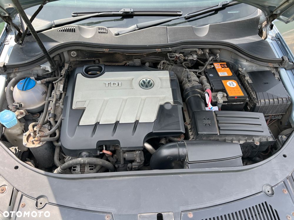 Volkswagen Passat 2.0 TDI DPF Highline - 8