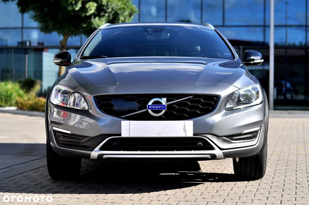Volvo V60 Cross Country D3 Drive-E Summum - 4