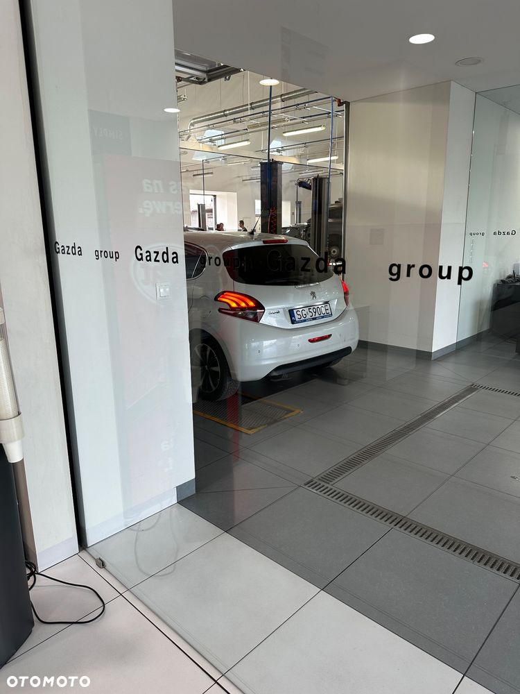 Peugeot 208 1.2 PureTech GPF Allure S&S - 9