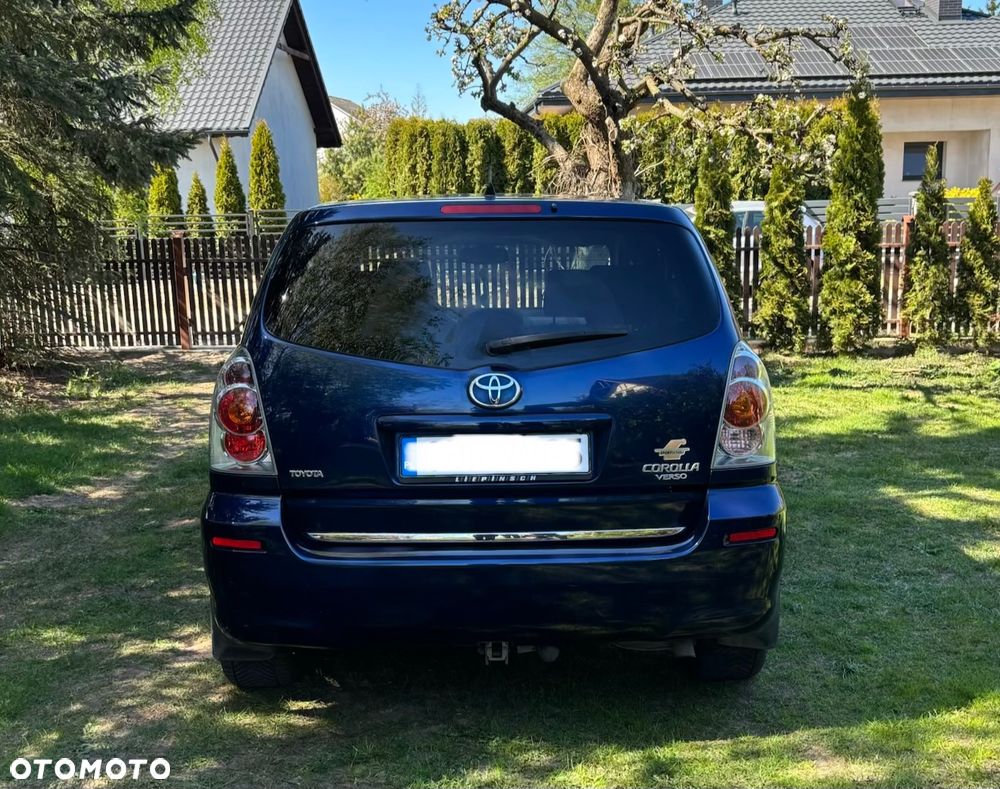 Toyota Corolla Verso 1.8 Sportschau Edition - 3