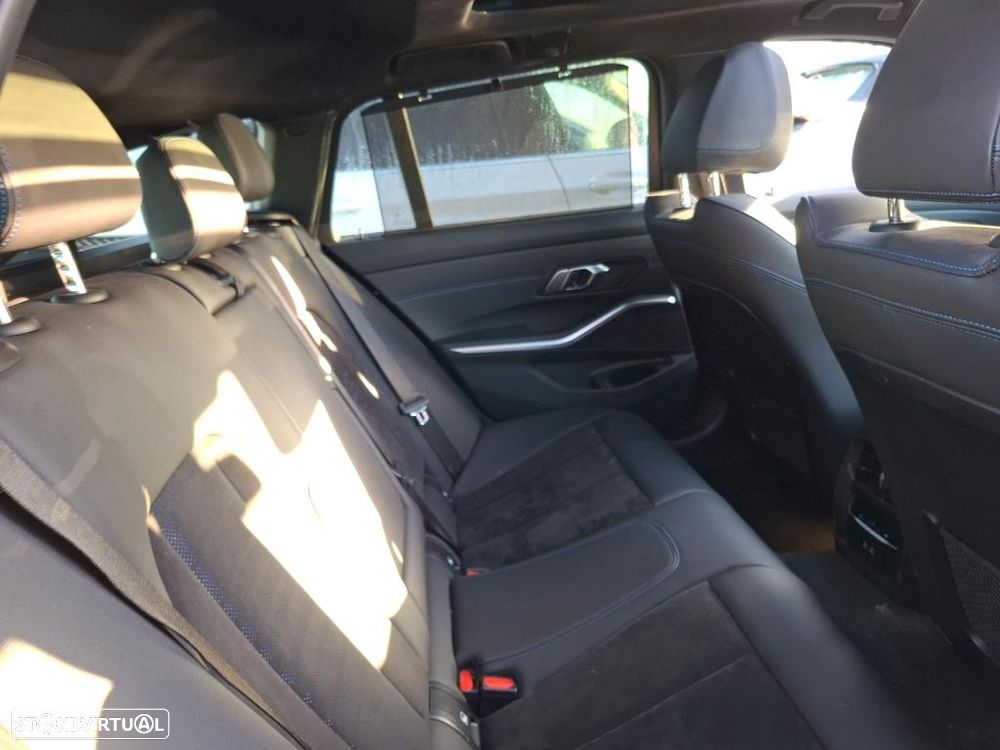 BMW 320 e Pack Desportivo M Auto - 8