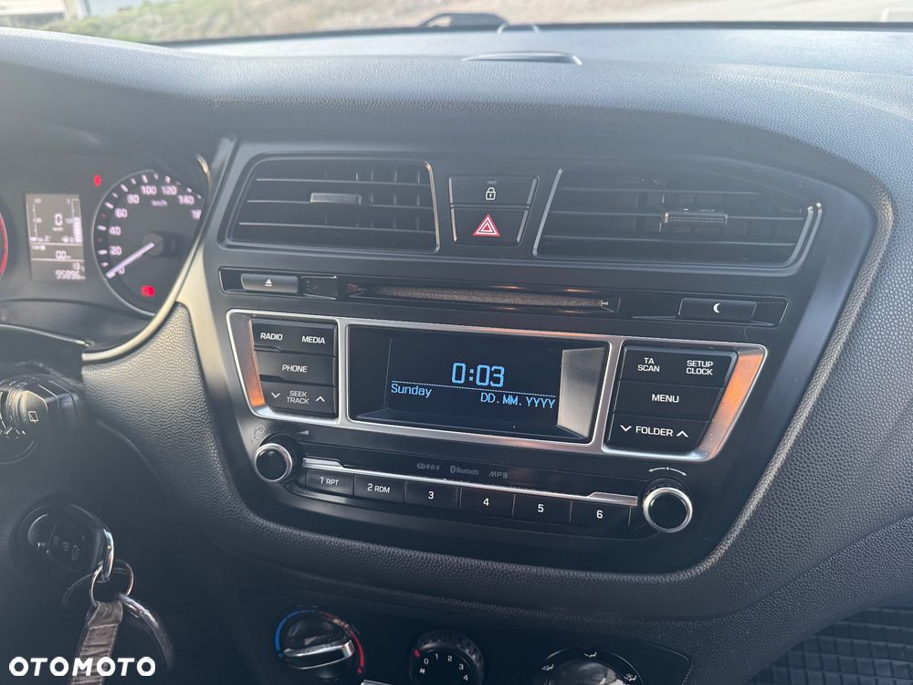 Hyundai i20 1.1 CRDi 5 Star Edition - 29