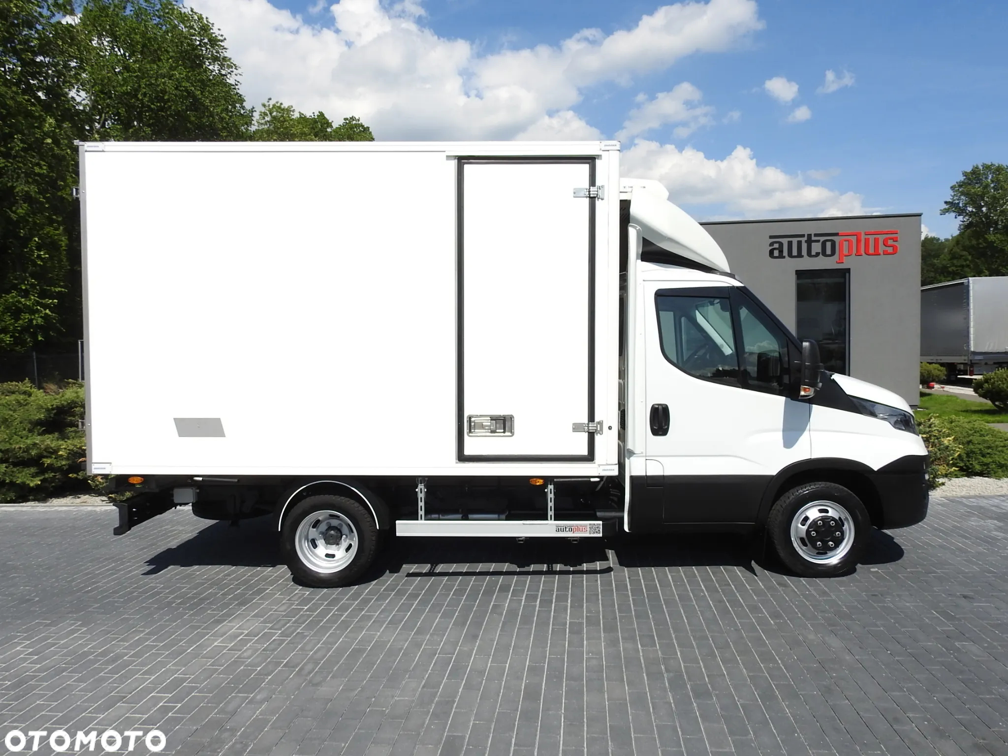 Iveco DAILY 50C15 CHŁODNIA KONTENER -5*C ZASILANIE 230V KLIMATYZACJA BLIŹNIACZE KOŁA 150KM [ 279041 ] - 8
