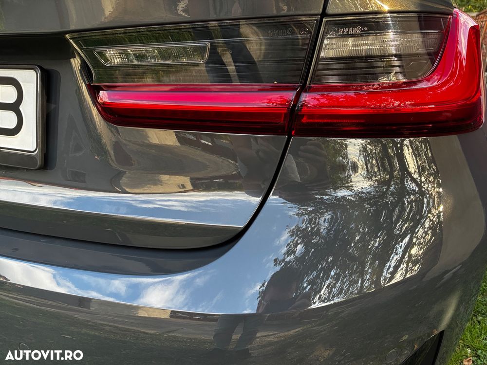 BMW Seria 3 320i AT - 14