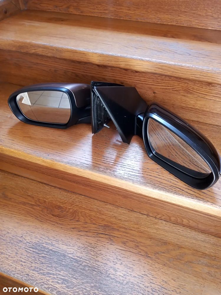 Lusterko. HYUNDAI I 20 lewe  prawe 6 pin pin - 1