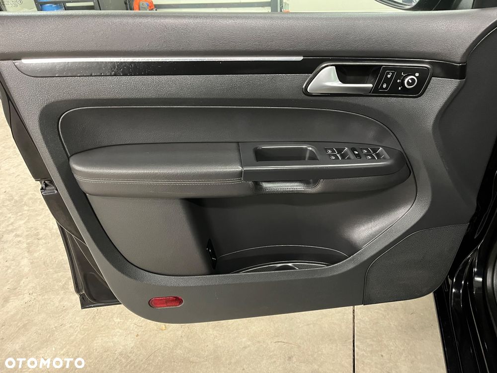 Volkswagen Touran 1.6 TDI DPF BlueMotion Technology Highline - 31