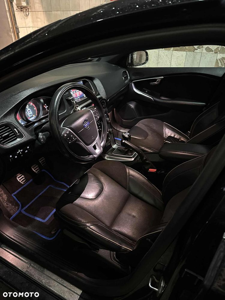 Volvo V40 D4 Drive-E R-Design Momentum - 9