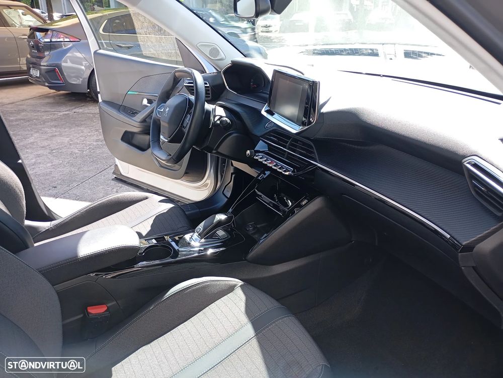 Peugeot 2008 PureTech 130 EAT8 Allure Pack - 14