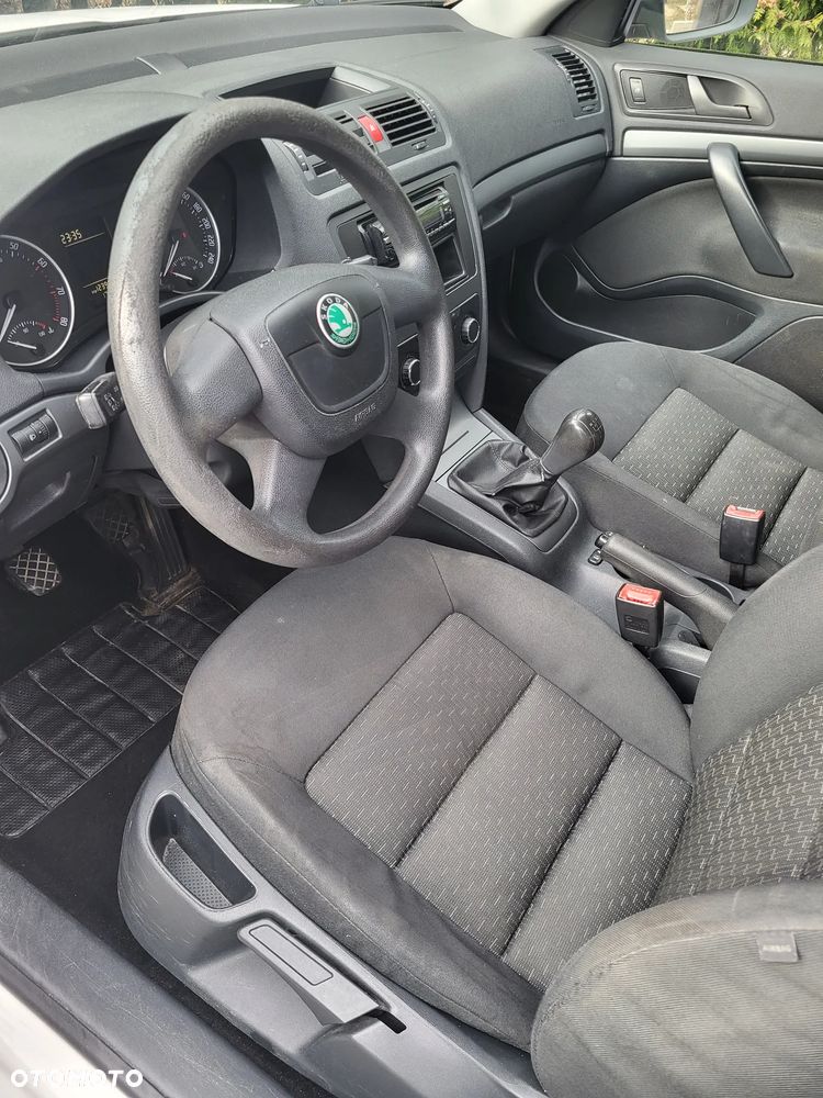 Skoda Octavia 1.6 Mint - 9