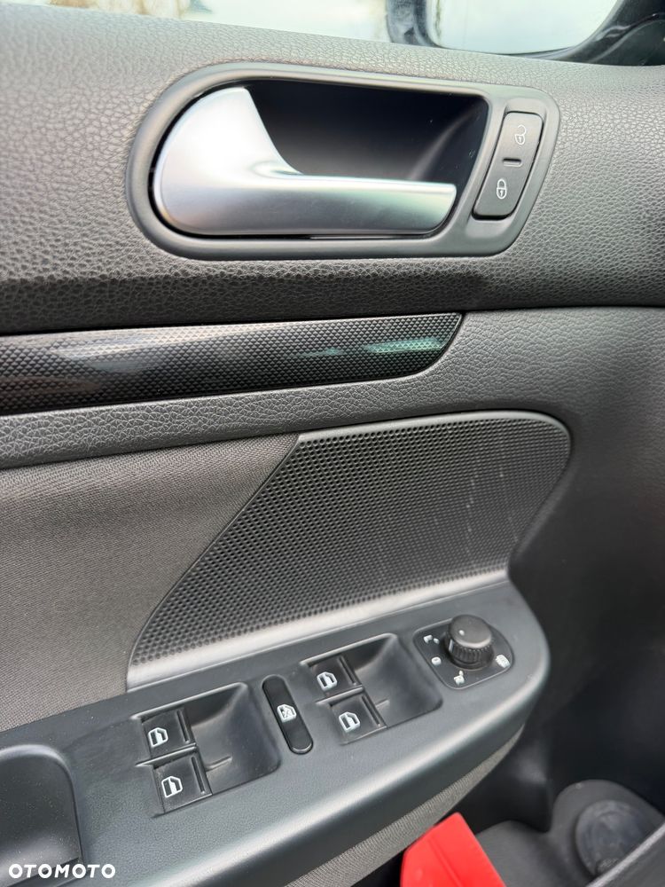 Volkswagen Golf 1.6 TDI DPF Comfortline - 13