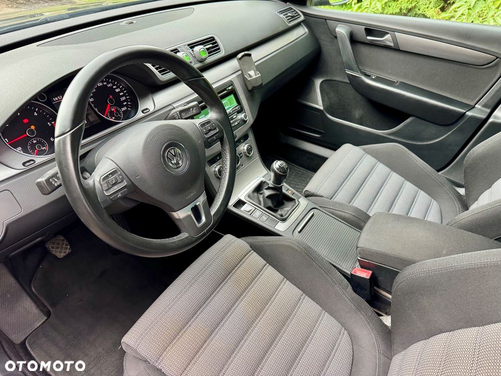 Volkswagen Passat 2.0 TDI BlueMotion Technology Comfortline - 7