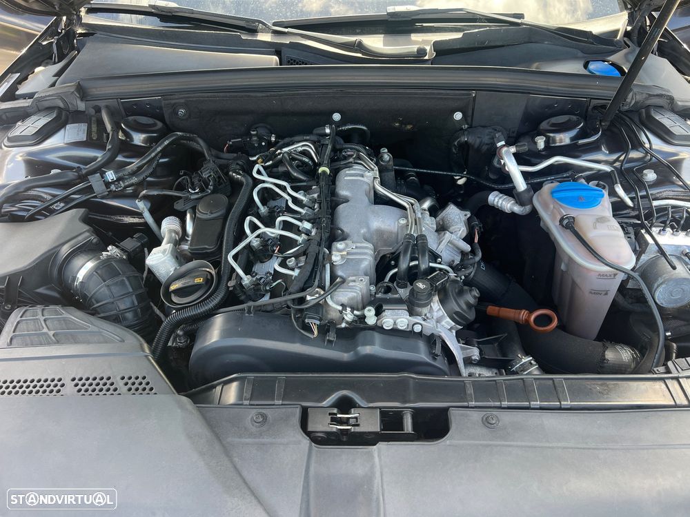 Audi A4 2.0 TDI S-line - 31