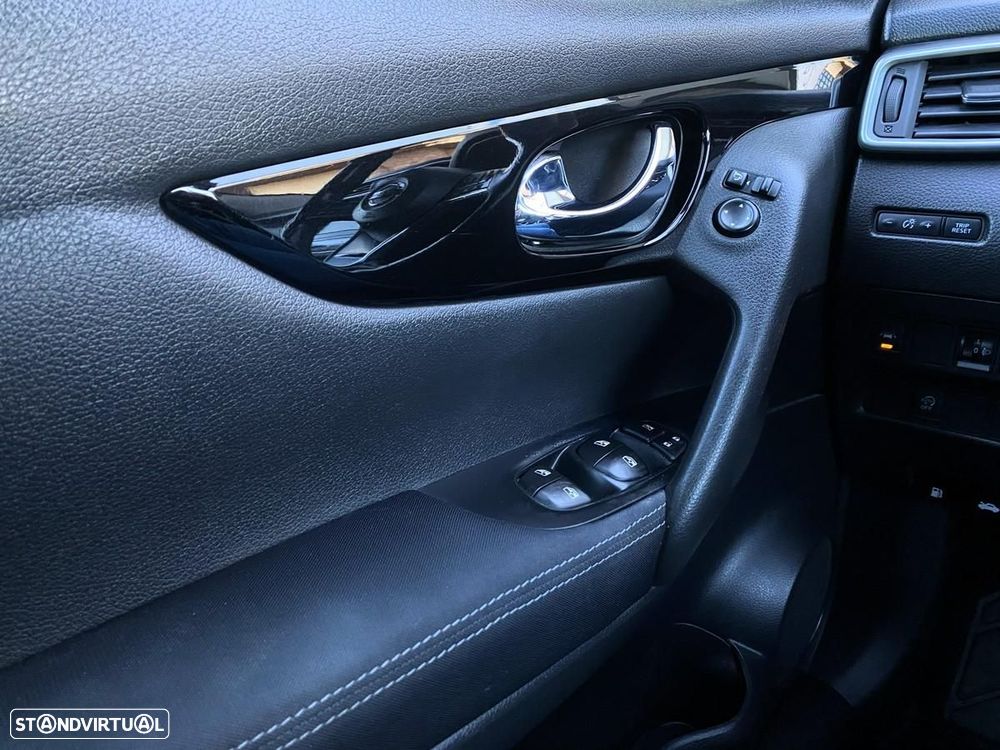 Nissan Qashqai 1.5 dCi N-Connecta J18 - 26