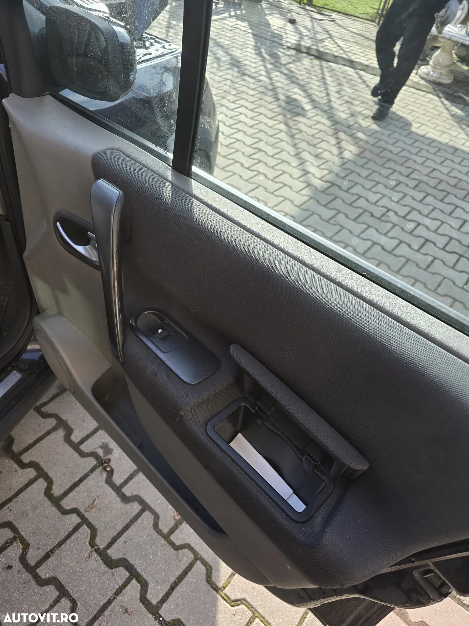 Renault Scenic 1.4 16V Confort Privilege - 2