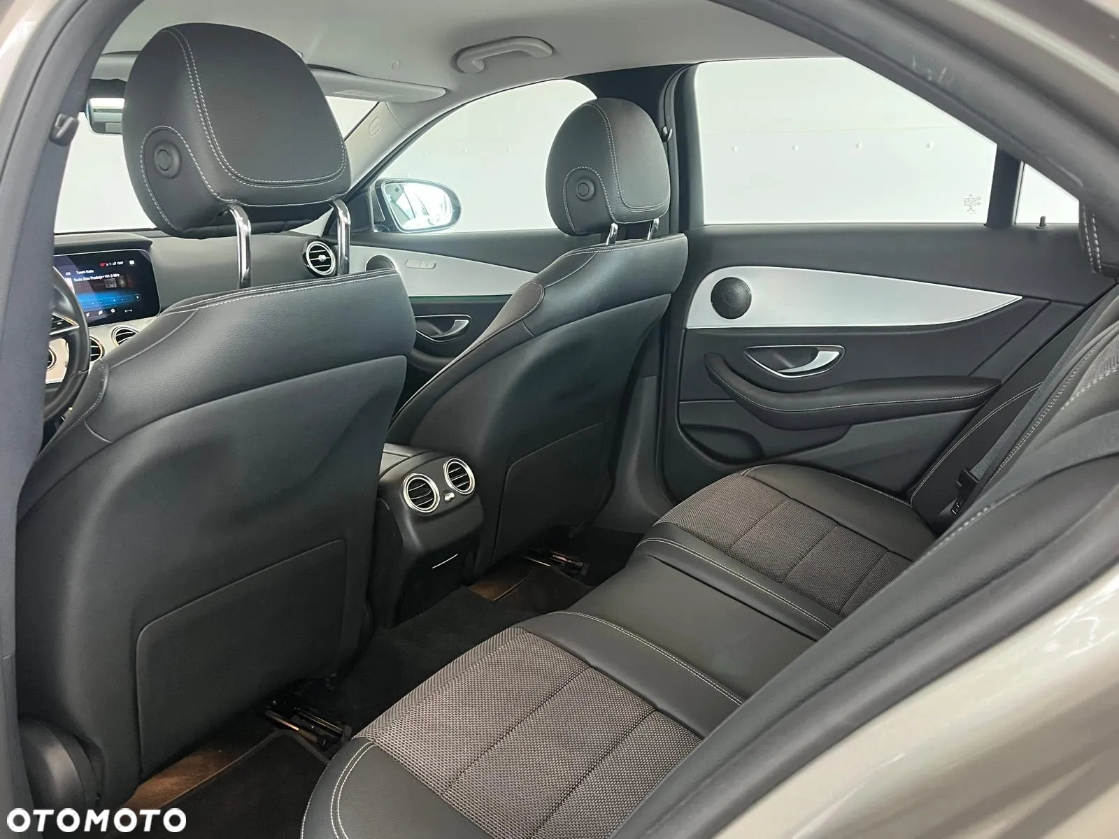 Mercedes-Benz Klasa E 220 d Avantgarde - 39
