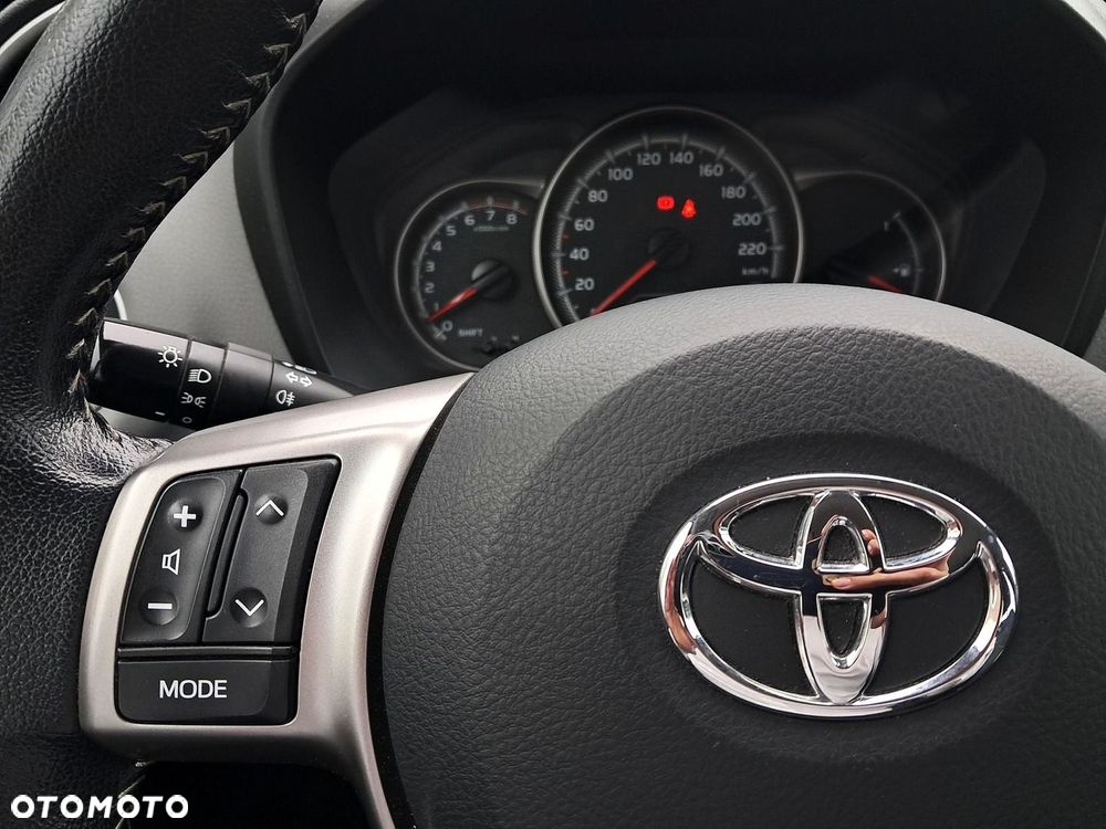 Toyota Yaris - 15
