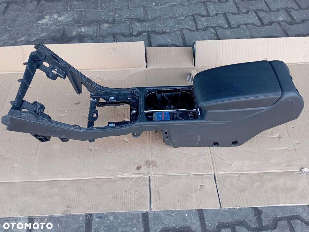 VW TOURAN 5TA III 3 TUNEL ŚRODKOWY PODŁOKIETNIK - 7