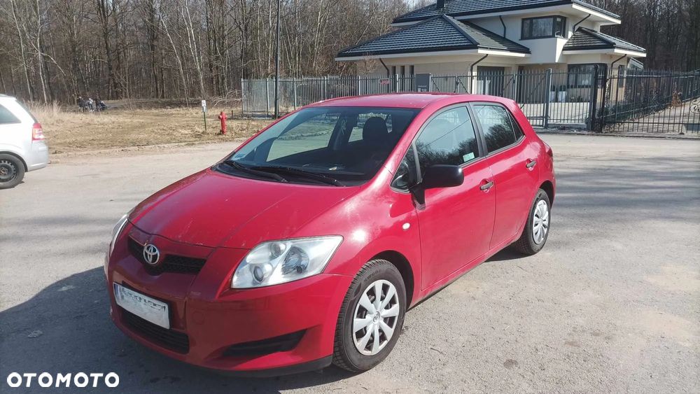 Toyota Auris 1.33 VVT-i Terra - 1