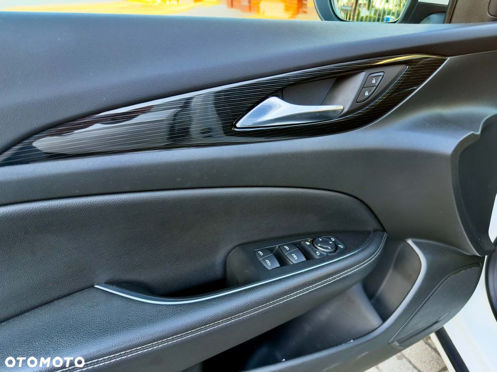 Opel Insignia - 8