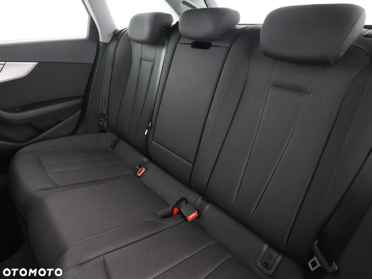 Audi A4 Avant 30 TDI S tronic advanced - 17
