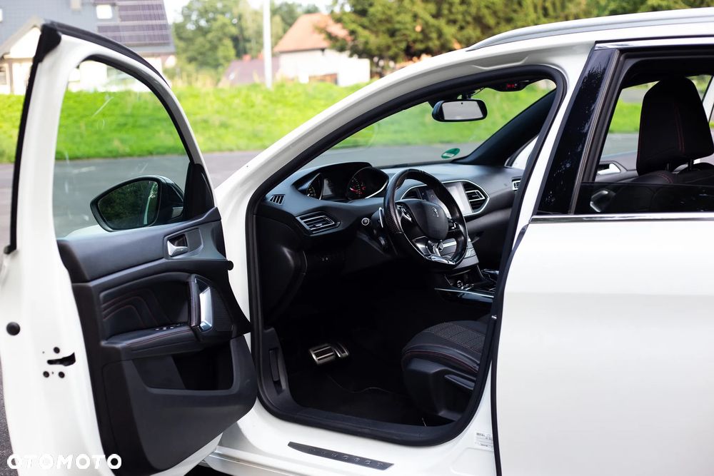 Peugeot 308 BlueHDi 130 EAT8 Stop & Start GT - 24