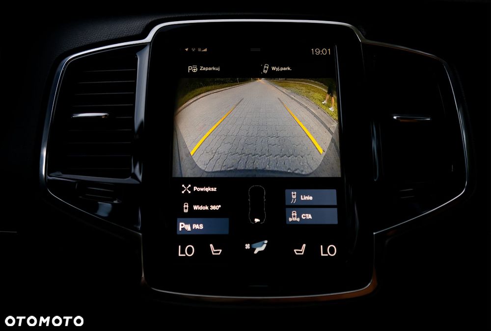 Volvo XC 90 T6 AWD Momentum - 27