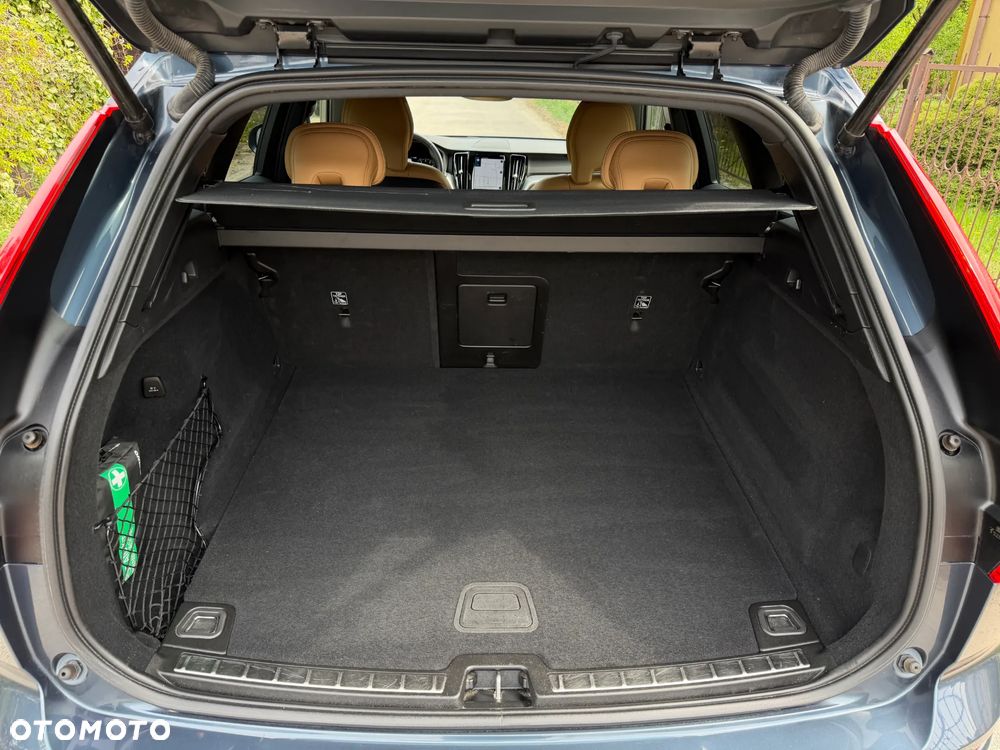 Volvo XC 60 T4 Momentum Pro - 35