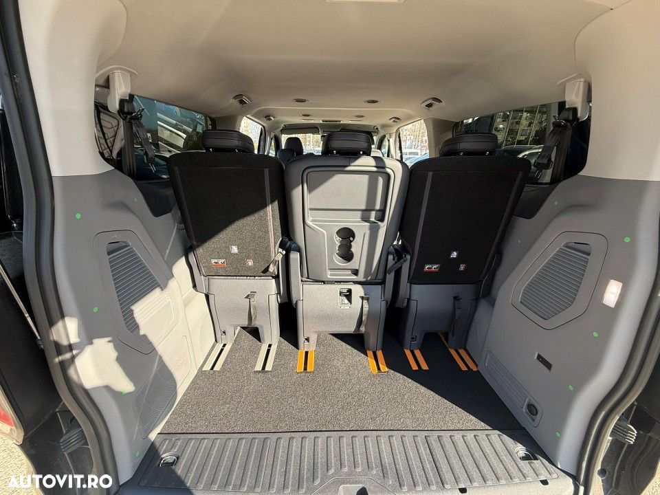 Ford Tourneo Custom - 10