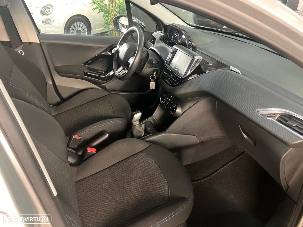 Peugeot 208 1.6 BlueHDi Style - 18