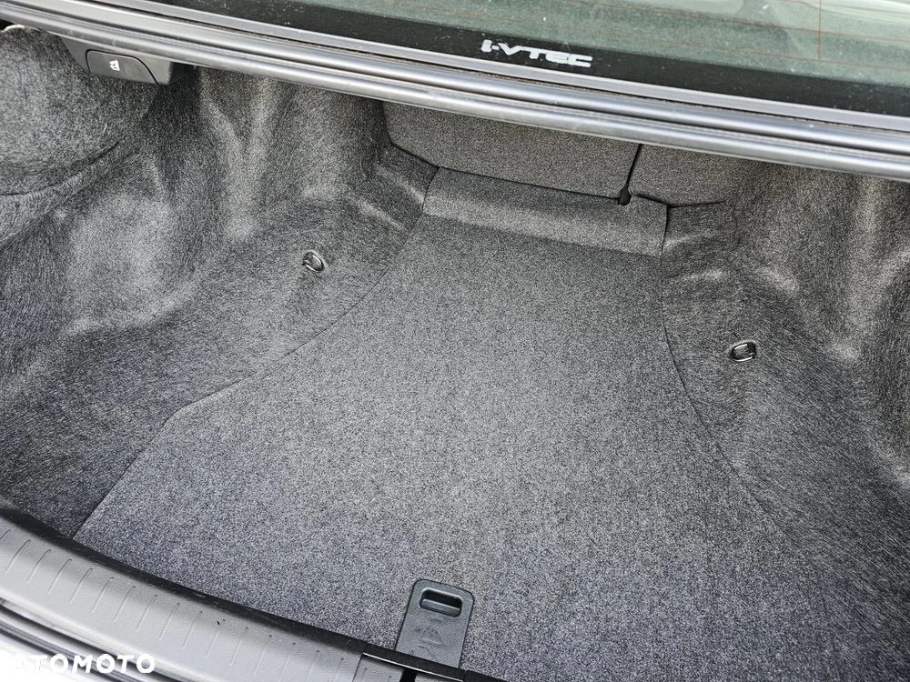 Honda Accord 2.0 Elegance - 23