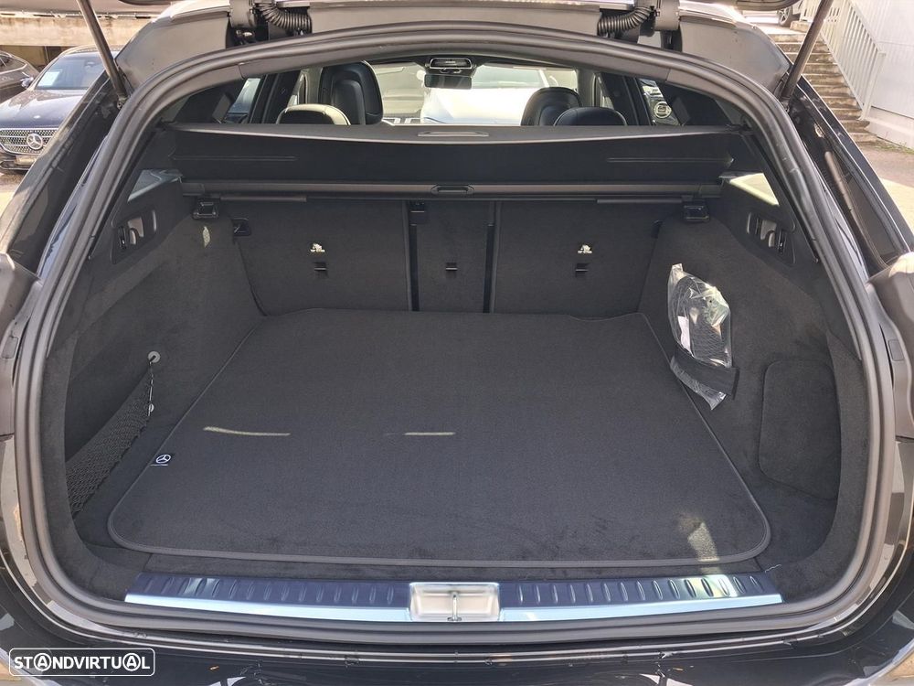 Mercedes-Benz E 220 d AMG Line - 13