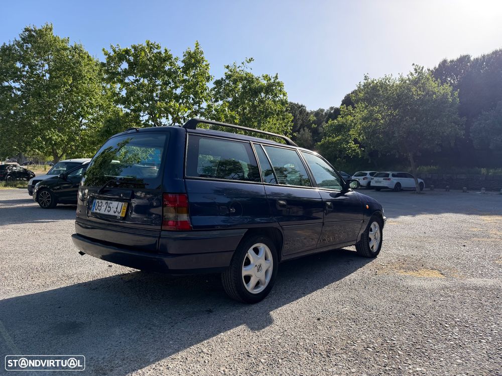 Opel Astra Caravan 1.4i 16V Fresh - 5