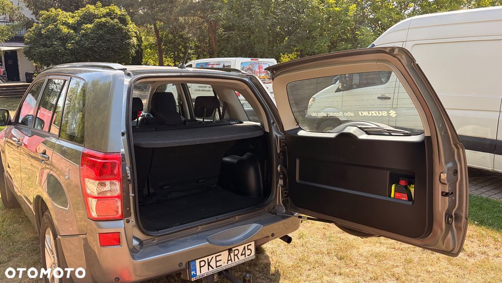 Suzuki Grand Vitara 2.0 - 7