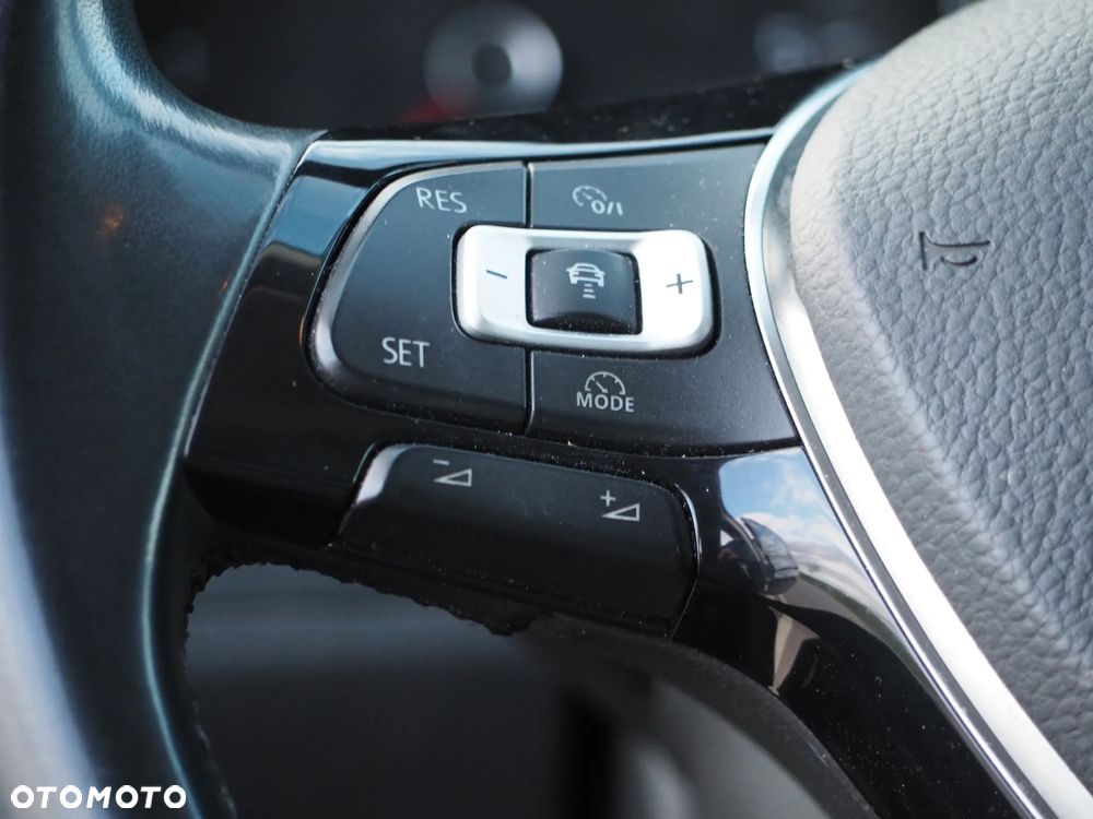 Volkswagen Passat - 20