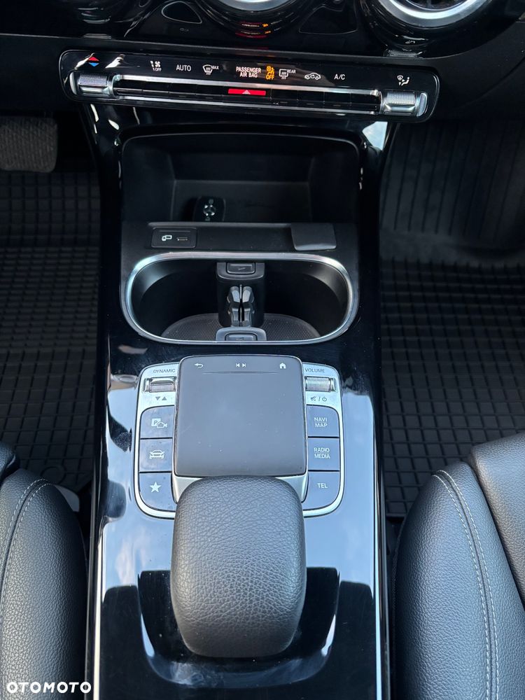 Mercedes-Benz Klasa A 180 7G-DCT Progressive - 15